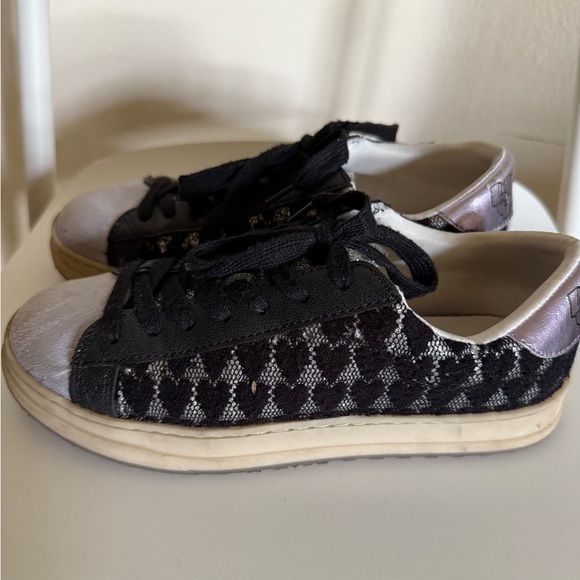 Steve Madden Kids Shoes with black lace/ US Size 4 - Picture 3 of 8